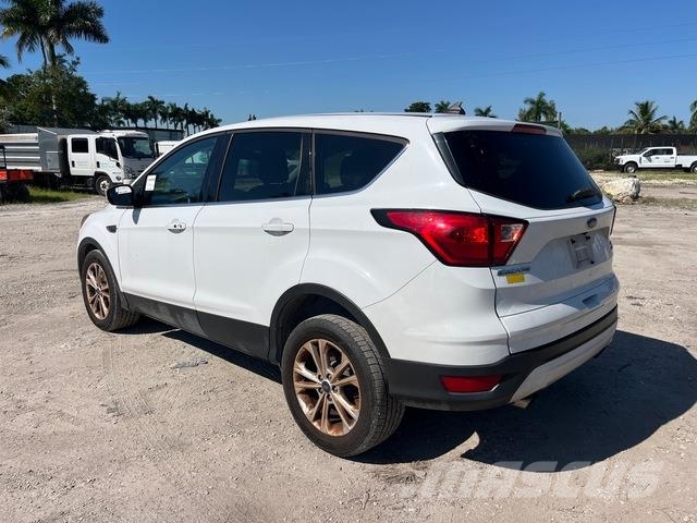 Ford Escape Henkilöautot