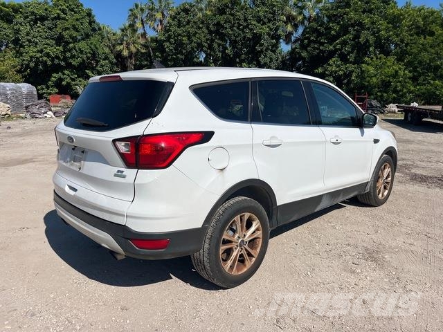 Ford Escape Henkilöautot