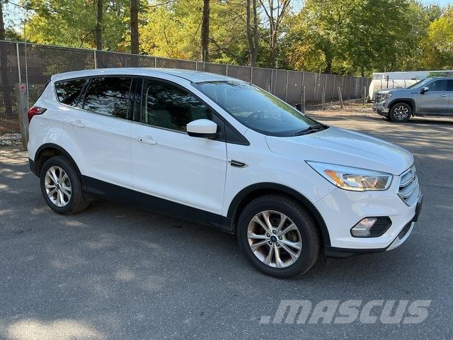 Ford Escape سيارات
