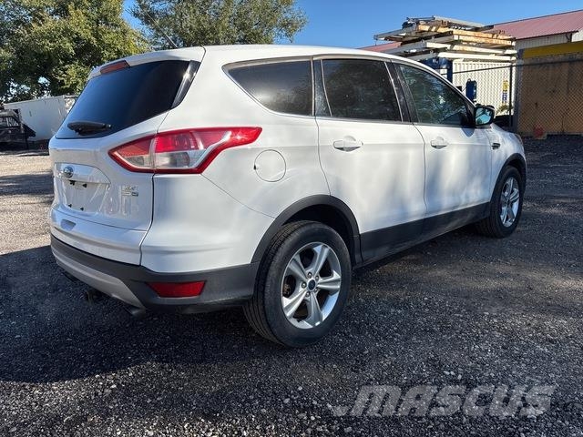 Ford Escape سيارات