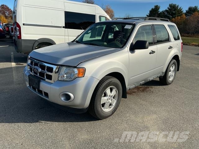Ford Escape سيارات