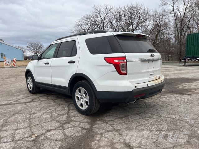 Ford Explorer 汽车
