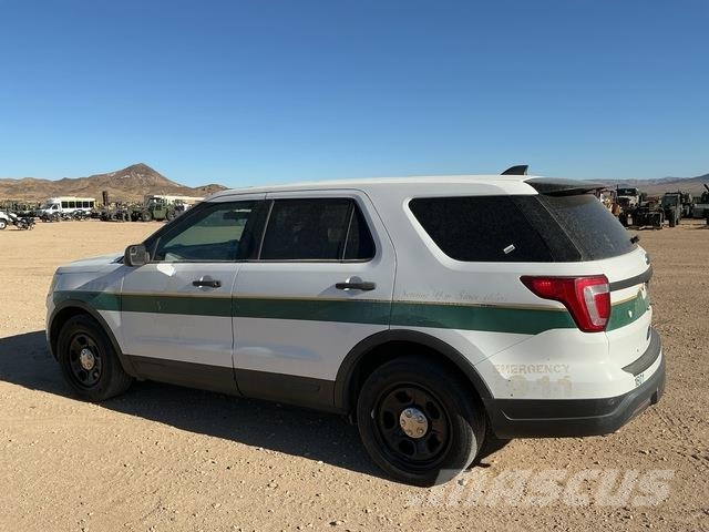 Ford Explorer Samochody osobowe