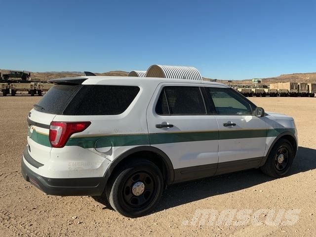 Ford Explorer Samochody osobowe