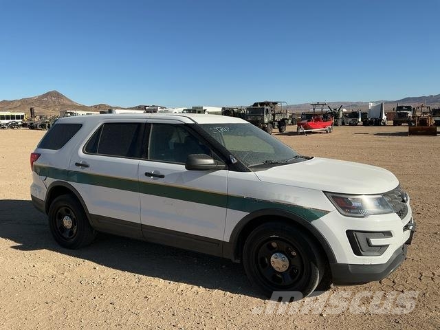 Ford Explorer Samochody osobowe
