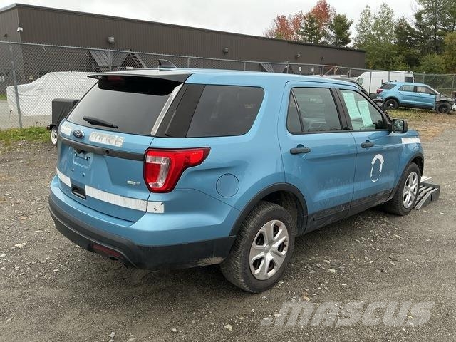 Ford Explorer Автомобілі