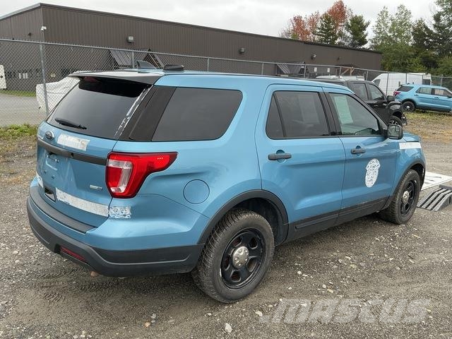 Ford Explorer Автомобілі