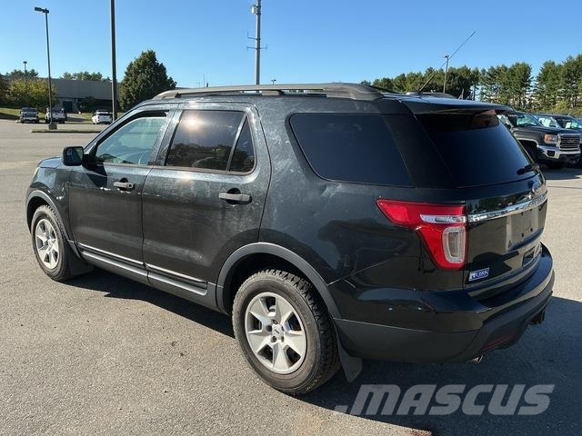 Ford Explorer Автомобілі