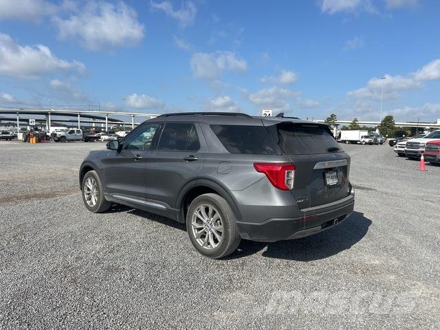Ford Explorer 自動車