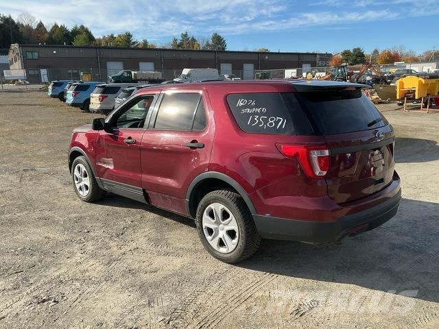 Ford Explorer PKWs