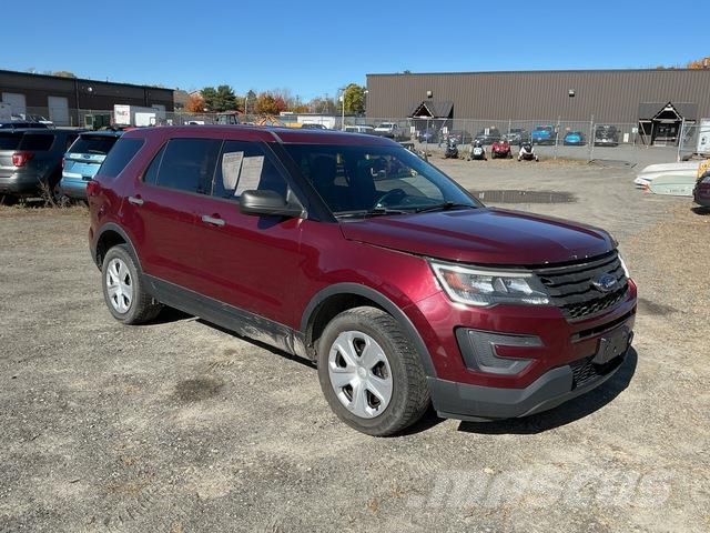 Ford Explorer PKWs