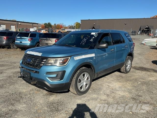 Ford Explorer PKWs