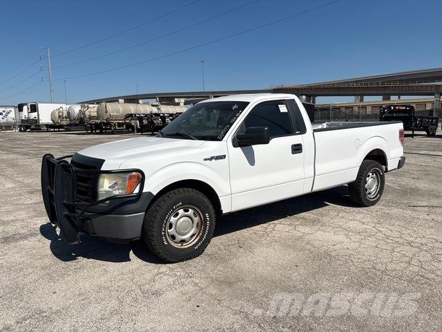 Ford F-150 Vieglais kravas automobilis/izkraušana no sāniem
