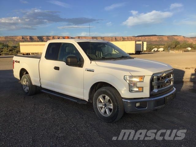 Ford F-150 Vieglais kravas automobilis/izkraušana no sāniem