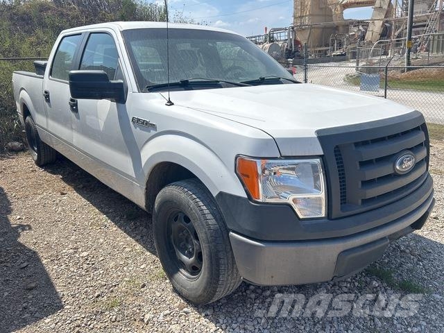 Ford F-150 Kis teherszállító/Platós kocsi