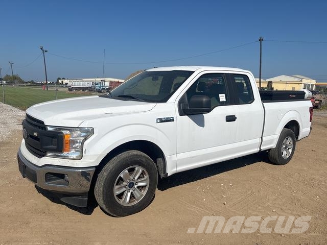 Ford F-150 Vieglais kravas automobilis/izkraušana no sāniem