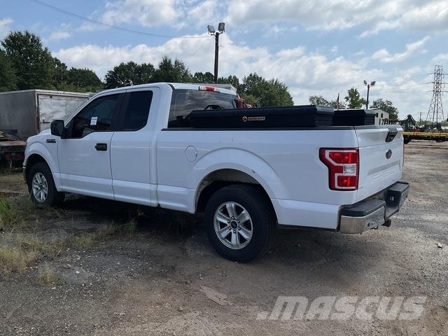 Ford F-150 Vieglais kravas automobilis/izkraušana no sāniem