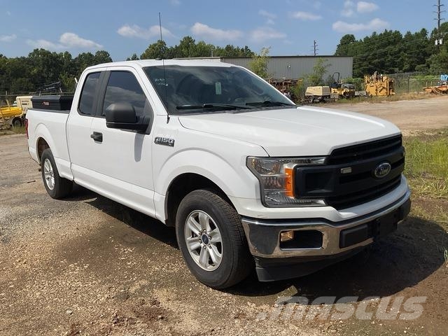 Ford F-150 Vieglais kravas automobilis/izkraušana no sāniem