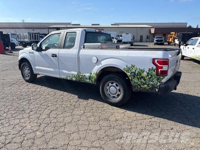 Ford F-150 Kis teherszállító/Platós kocsi