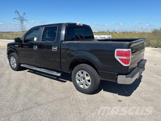 Ford F-150 Kis teherszállító/Platós kocsi