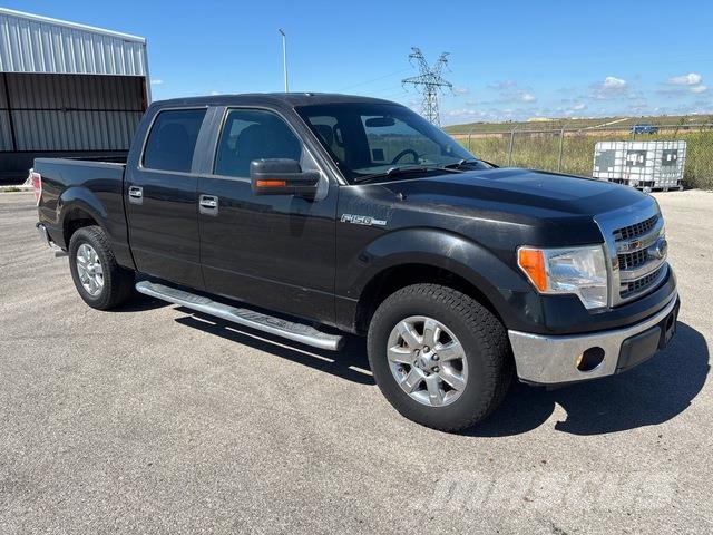 Ford F-150 Kis teherszállító/Platós kocsi