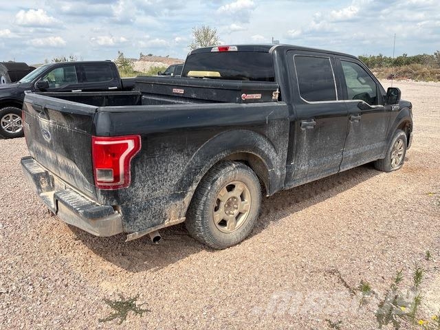 Ford F-150 Kis teherszállító/Platós kocsi