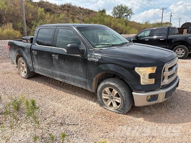 Ford F-150 Kis teherszállító/Platós kocsi