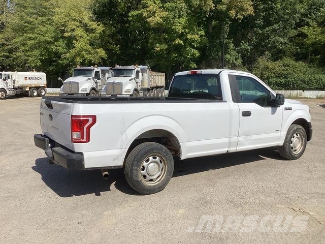 Ford F-150 Kis teherszállító/Platós kocsi