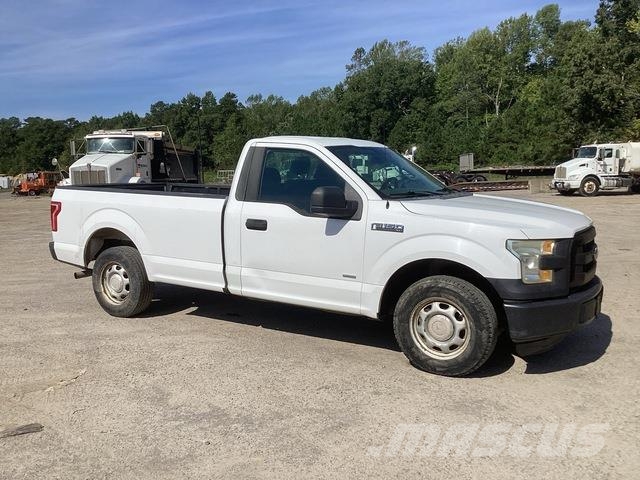 Ford F-150 Kis teherszállító/Platós kocsi