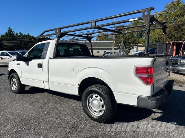 Ford F-150 Kis teherszállító/Platós kocsi