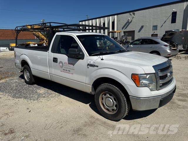 Ford F-150 Пикапи