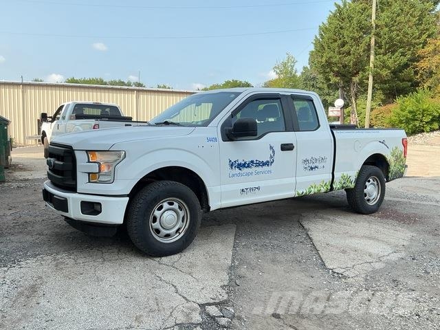 Ford F-150 Пикапи