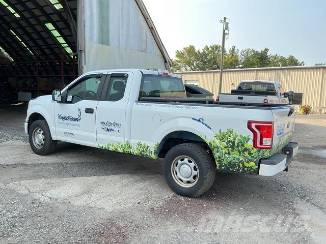 Ford F-150 Пикапи