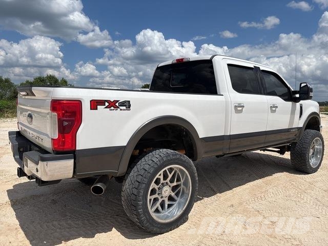 Ford F-250 Utilitaire benne