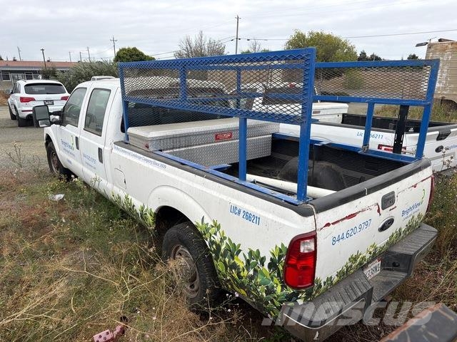 Ford F-250 شاحنات خفيفة/مفصلية الجوانب