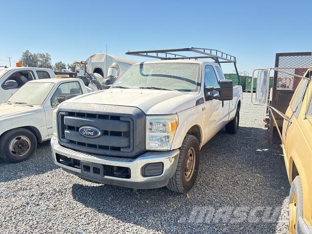 Ford F-250 Utilitaire benne