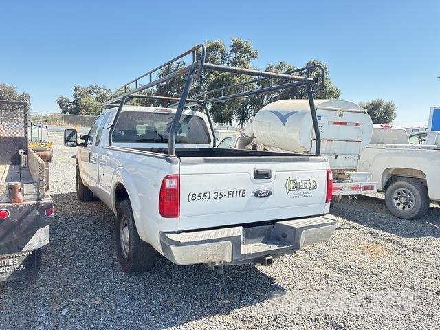 Ford F-250 Utilitaire benne