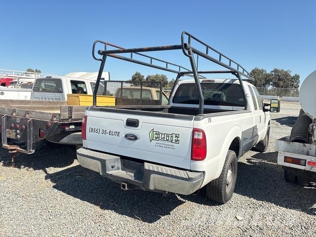 Ford F-250 Utilitaire benne