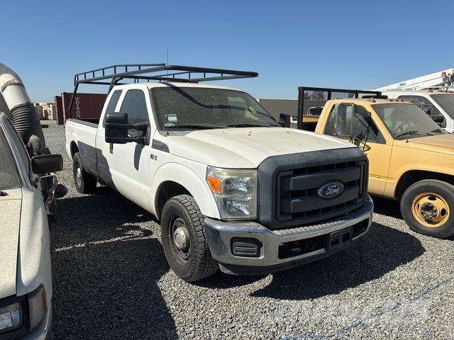 Ford F-250 Utilitaire benne