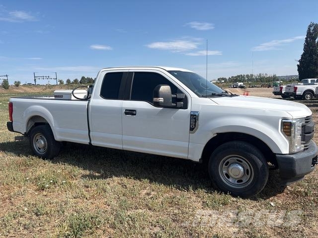 Ford F-250 Pick-upy / Pojazdy z otwieranymi burtami