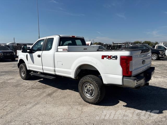 Ford F-250 Bestelwagens met open laadbak