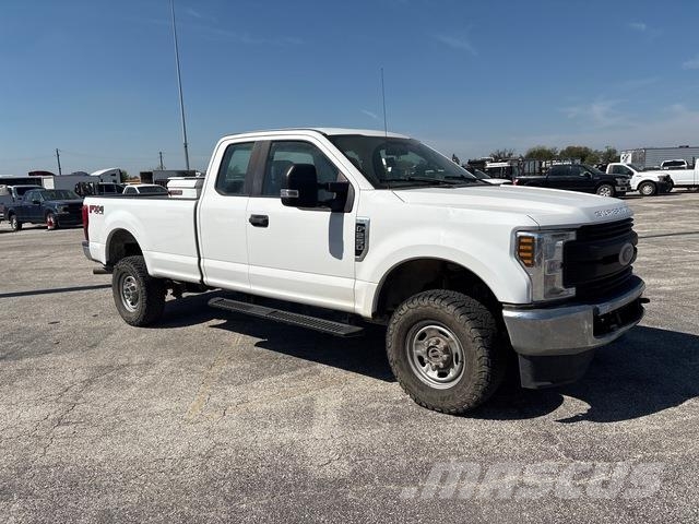 Ford F-250 Bestelwagens met open laadbak