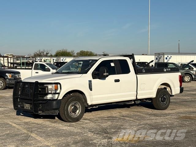 Ford F-250 Vieglais kravas automobilis/izkraušana no sāniem