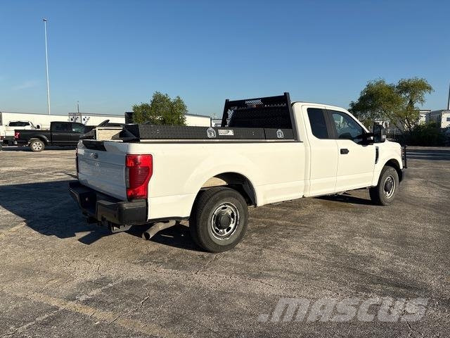 Ford F-250 Bestelwagens met open laadbak