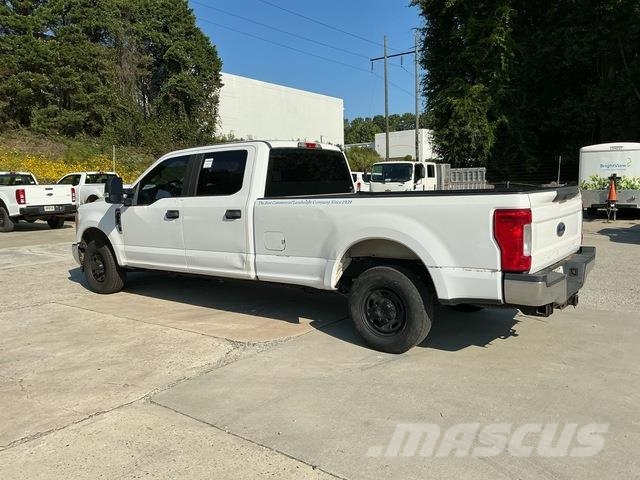 Ford F-250 Kis teherszállító/Platós kocsi