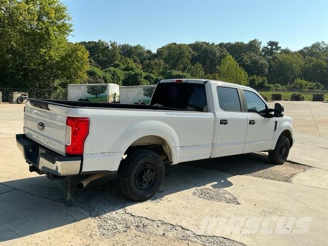 Ford F-250 Kis teherszállító/Platós kocsi