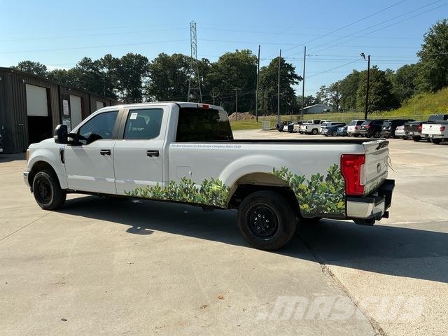 Ford F-250 Kis teherszállító/Platós kocsi