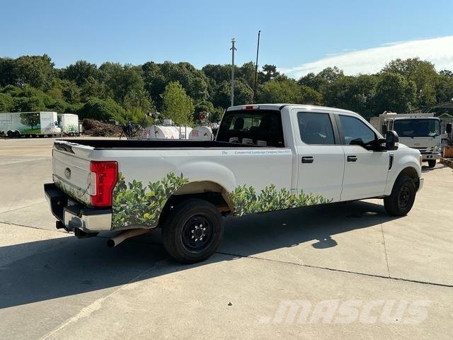 Ford F-250 Kis teherszállító/Platós kocsi