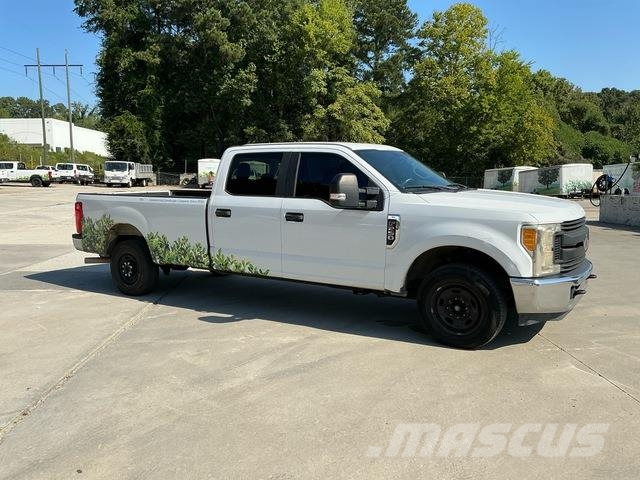 Ford F-250 Kis teherszállító/Platós kocsi