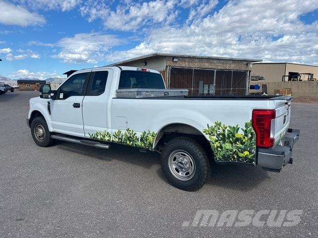 Ford F-250 Nakladacia/sklápacia bočnica
